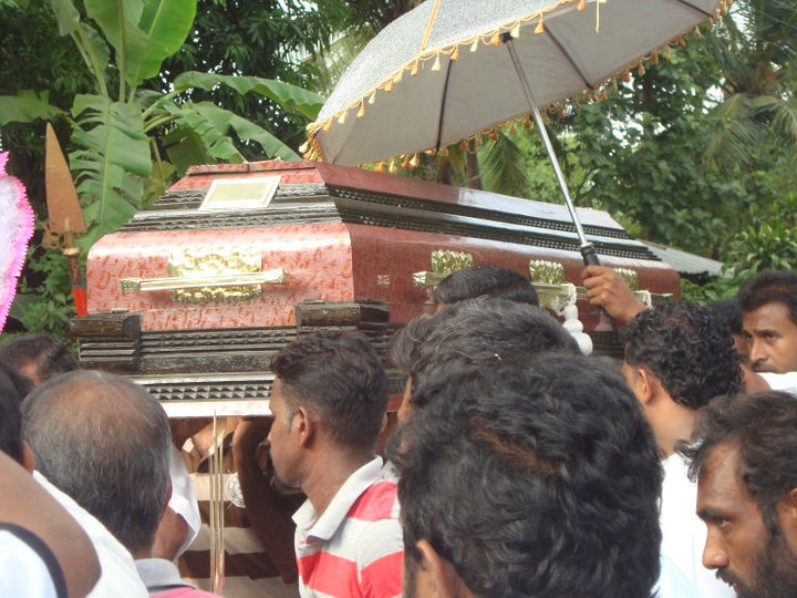 Karave caste Mutu Kuda Royal umbrella at funeral