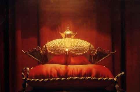 Kandyan crown Sri Lanka